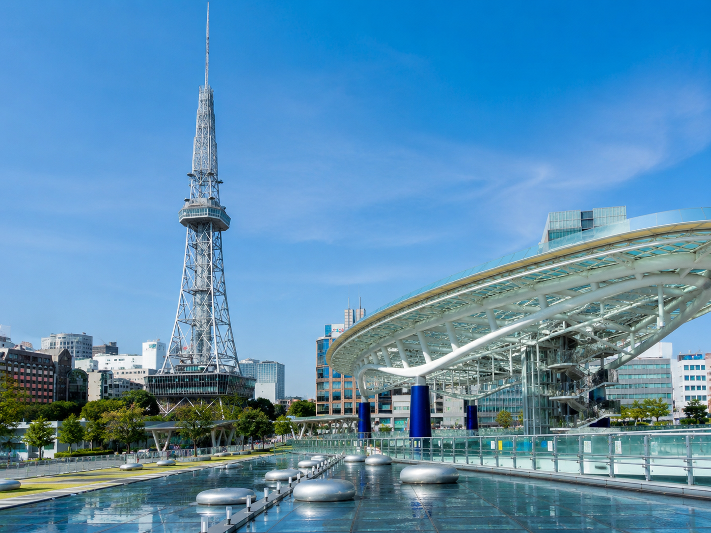 名古屋・栄の街並みと中部電力MIRAI TOWER